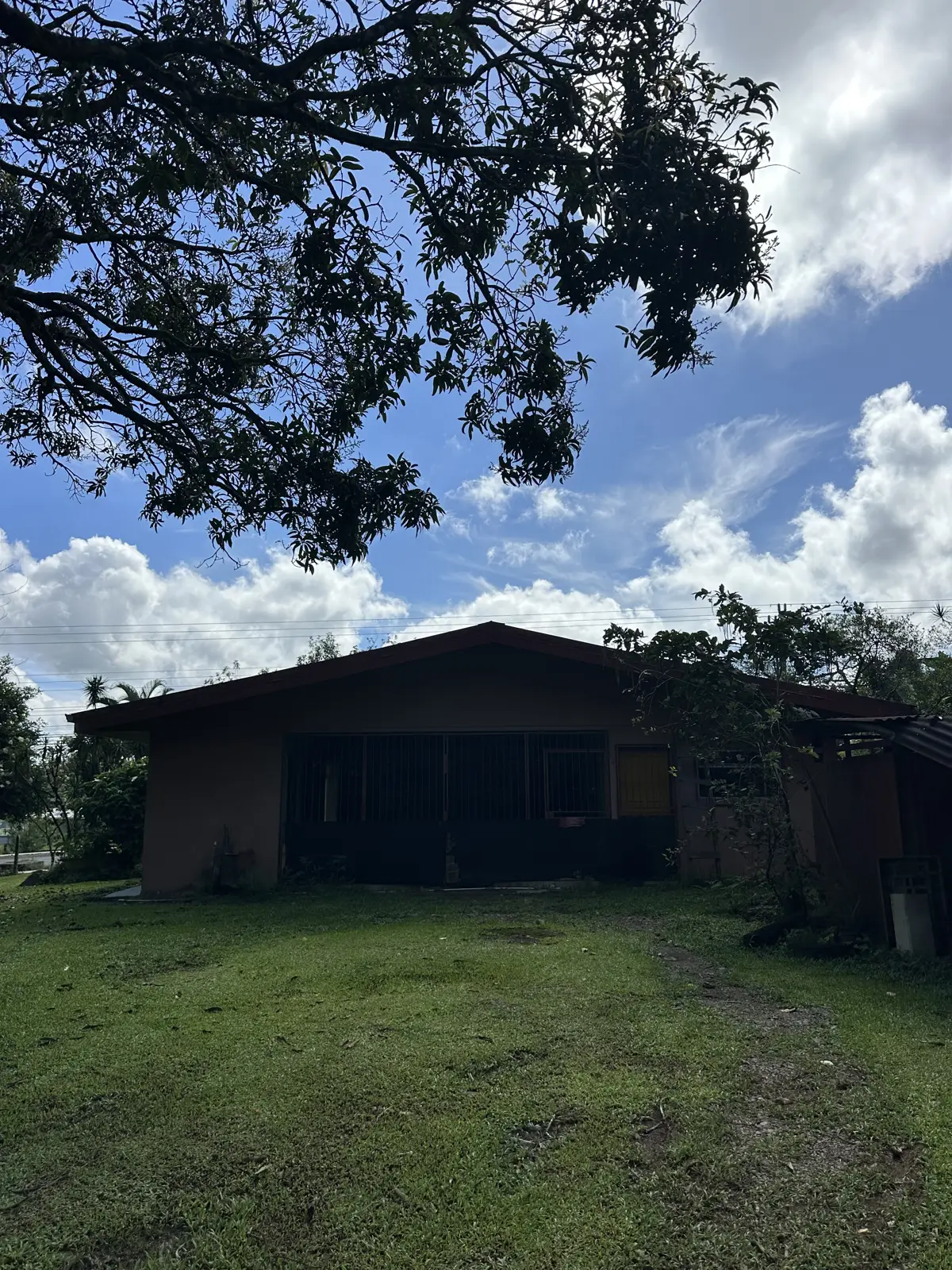 Segunda construcción de la finca, vista lateral, Aguas Zarcas