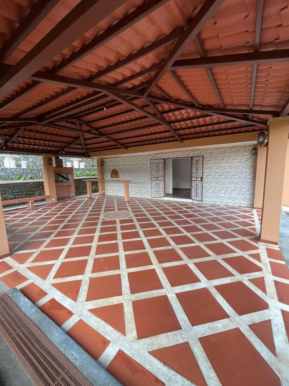 Rancho con parrilla — casa en alquiler, Barbacoas de Puriscal
