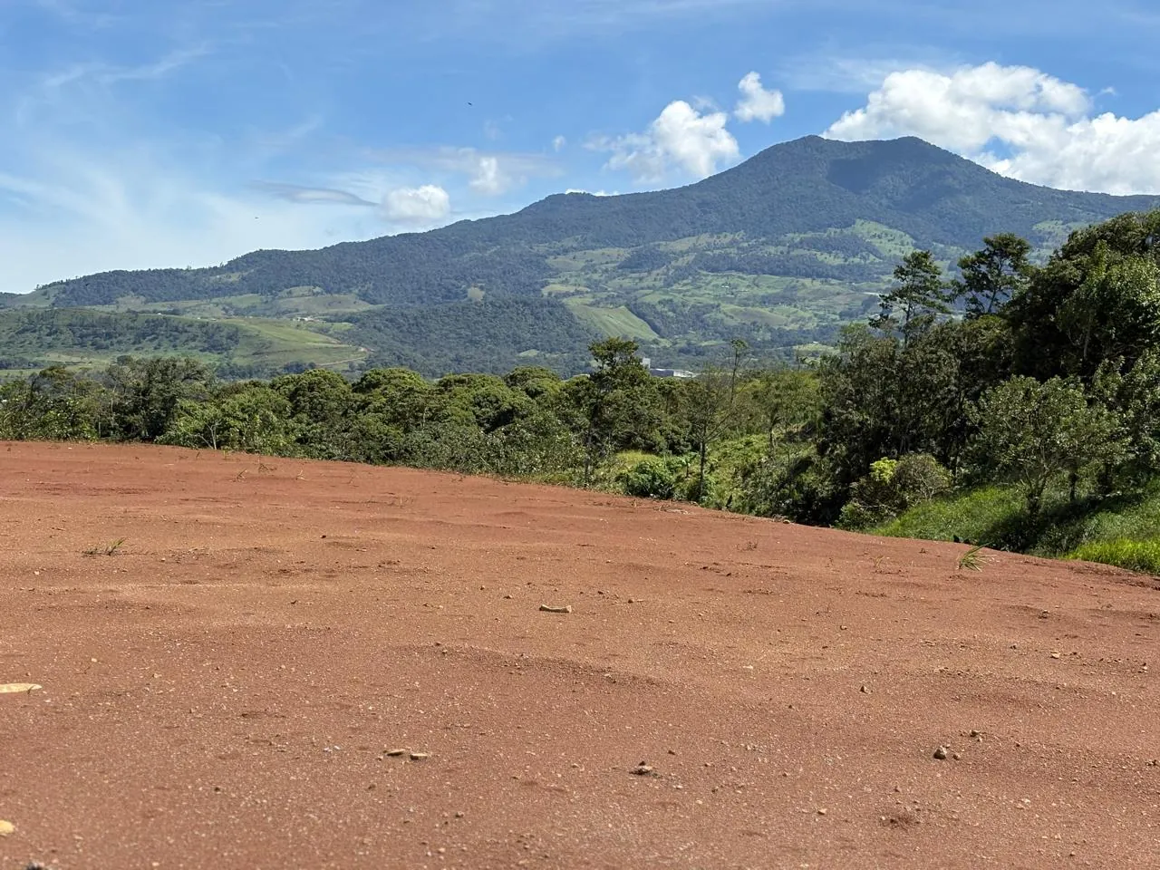 Terreno nivelado, enero 2026